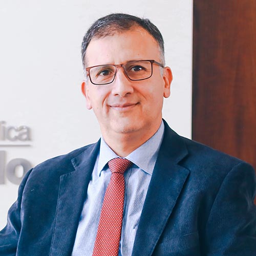 Dr. Alejandro Estenós Loayza