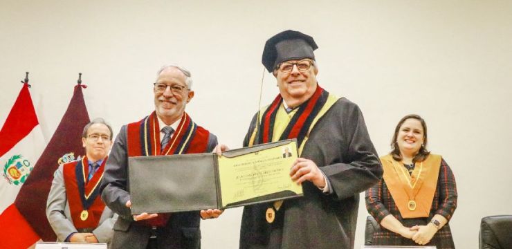La San Pablo nombra doctor honoris causa a Julio Velarde, presidente del BCRP, en mérito a su destacada trayectoria