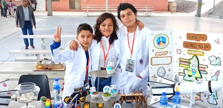 Equipo del Club de Robótica de la San Pablo ganó concurso nacional de cohetería
