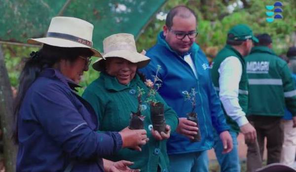 La San Pablo respalda proyecto ReforestAcción Hídrica para cuidar el agua de Arequipa