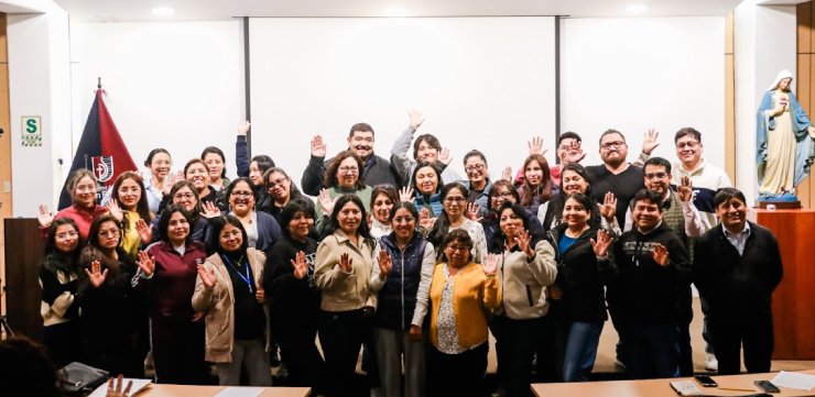 La San Pablo desarrolla programa gratuito de capacitación para profesores de Arequipa y Ayaviri